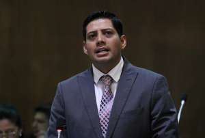 Alianza PAIS expulsa a Vilema 