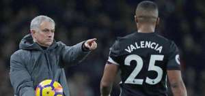 Manchester buscar&iacute;a renovar el contrato del 'To&ntilde;o' Valencia