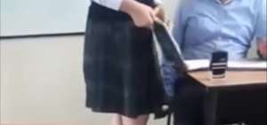 Seg&uacute;n un video viral, el profesor llamaba a las alumnas a su escritorio y las filmaba por debajo de la falda.