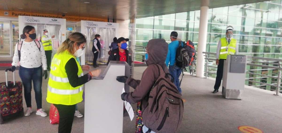 Residentes de Gal&aacute;pagos retornaron desde Loja