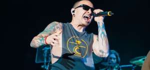Chester Bennington, vocalista de Linkin Park, muri&oacute; en aparente suicidio