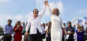 El alcalde de Guayaquil, Jaime Nebot, fue parte activa del lanzamiento de la candidatura de Cynthia Viteri.