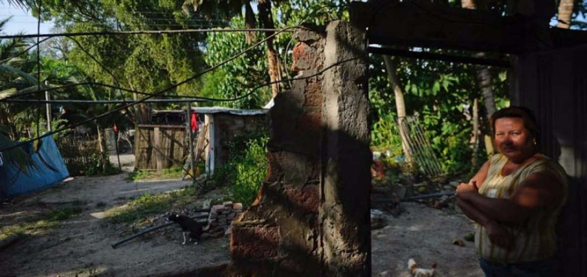 Im&aacute;genes de familias que viven en refugio no autorizado de Portoviejo