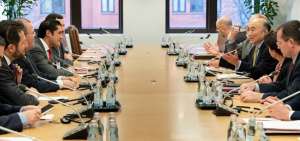 La delegaci&oacute;n ecuatoriana, encabezada por el ministro de Econom&iacute;a, Richard Mart&iacute;nez, durante su visita a Estados Unidos.