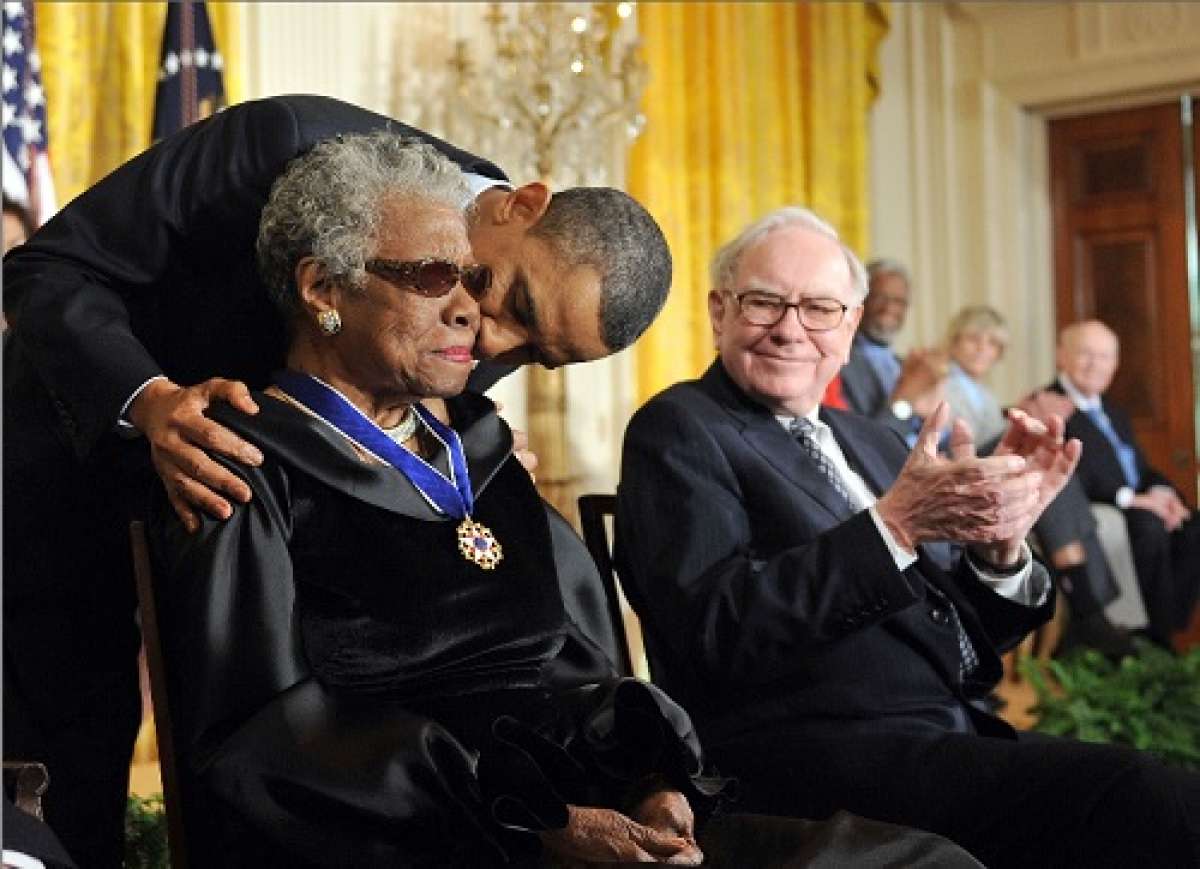 Poetisa, escritora, actriz, autora de obras de teatro, Angelou era tambi&eacute;n una destacada figura en la lucha por los derechos c&iacute;vicos de los negros en Estados Unidos. Foto: AFP