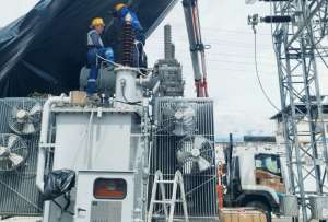 Un fallo en la línea de transmisión eléctrica generó una desconexión en cascada en Ecuador.
