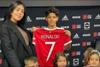 Cristiano Ronaldo Jr. firmó contrato con el Manchester United