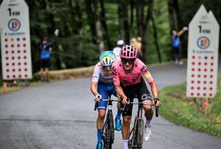 La&#039;Locomotora&#039; del Carchi cruzó la meta a 2:18 del vencedor, Pogacar, en la etapa 14 del Tour de Francia. Esto le permitió subir 17 puestos en la clasificación general.