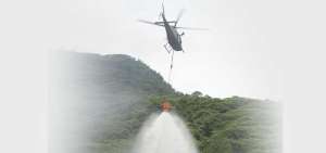 El helic&oacute;ptero Koala de la FAE mostr&oacute; precisi&oacute;n a la hora de descargar el agua en los flagelos. En las cuatro pr&aacute;cticas logr&oacute; sofocar las llamas.  