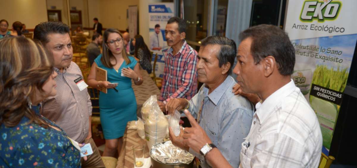 La reuni&oacute;n tuvo lugar la noche del pasado 30 de agosto, en en el sal&oacute;n Rub&iacute; del Centro Comercial Mall del Sol, al norte de la ciudad.
