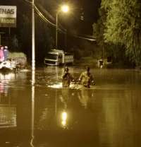 El río Cuenca se desbordó en El Descanso por las fuertes lluvias