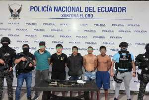 Policía incauta armas y detiene a cinco sospechosos de extorsión en operativo desarrollado en El Oro.