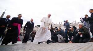 Entre la comunidad religiosa se espera que luego del s&iacute;nodo, el papa Francisco entregue un documento magistral con las conclusiones. AFP