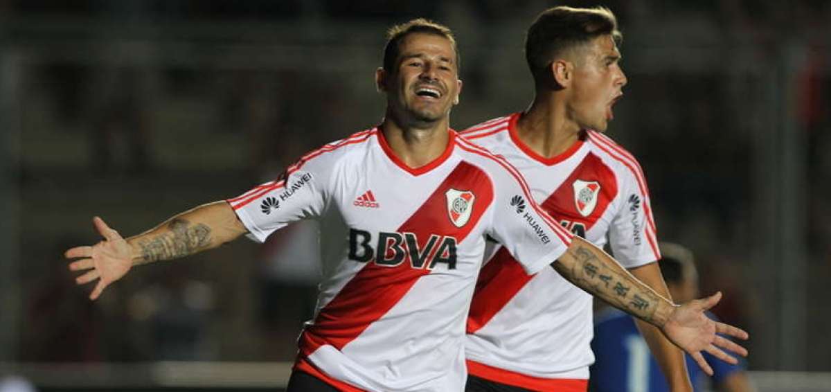 River Plate venci&oacute; al San Mart&iacute;n con Mina de titular