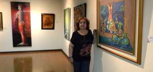 La arquitecta Jenny Becerra es la l&iacute;der del colectivo Nuestrarte. Ella participa con dos obras surrealistas que rinden tributo a la importancia de la mujer en la naturaleza y en el planeta.
