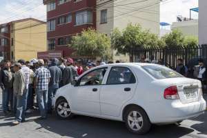 Los taxistas informales piden que el Municipio de Quito les permita trabajar. Foto: Miguel Jim&eacute;nez/ EL TEL&Eacute;GRAFO
