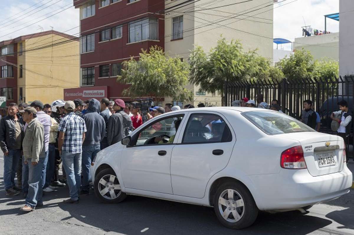 Los taxistas informales piden que el Municipio de Quito les permita trabajar. Foto: Miguel Jim&eacute;nez/ EL TEL&Eacute;GRAFO