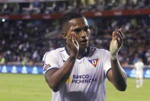 Liga de Quito reconoce el retraso en el pago a Antonio Valencia y anunció que realizará un nuevo abono el lunes o martes próximos para ponerse al día con lo adeudado al exjugador.