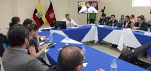 El Jefe de Estado durante un conversatorio con la prensa en Pichincha. 