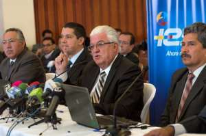Las autoridades del IESS ofrecieron hoy una rueda de prensa. Foto: Fernando Sandoval / El Tel&eacute;grafo 