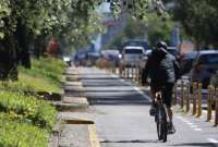 En el 2022 hubo 365 sancionados por quedarse parqueados en la ciclovía o personas en moto que invaden este carril para evitar el tránsito. 