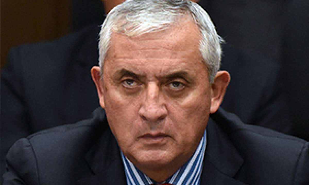 Otto P&eacute;rez se sienta en el banquillo de los acusados