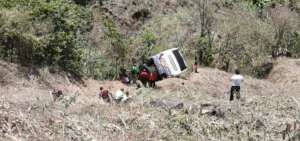 El bus involucrado en el accidente rod&oacute; cerca de 150 metros por la ladera.