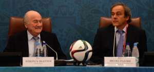 FIFA reclama 2 millones de francos a Blatter y Platini ante la justicia suiza