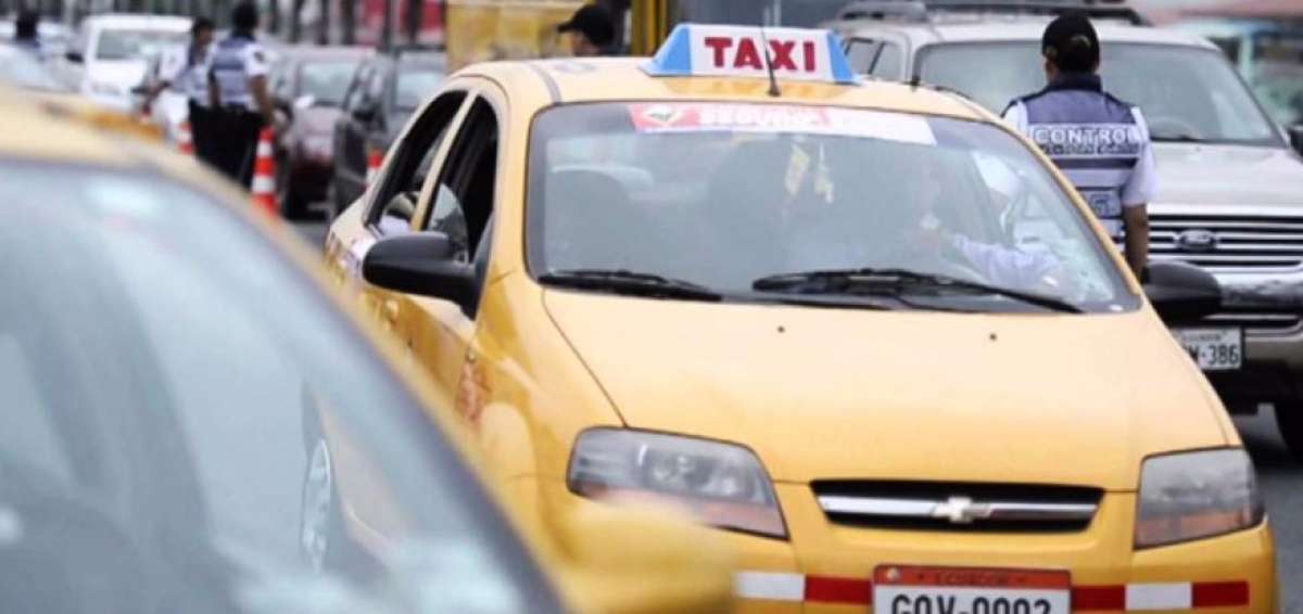 Taxistas suben tarifas de carreras hasta en 25% en &eacute;poca de Navidad y fin de a&ntilde;o