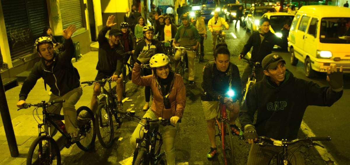 El ciclismo urbano se toma las noches de la capital
