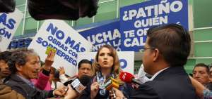 La legisladora Ana Galarza acudi&oacute; a la diligencia.