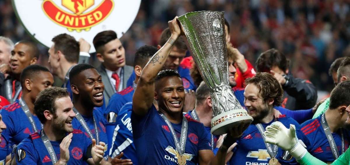 'To&ntilde;o' Valencia renueva contrato con el United hasta 2019