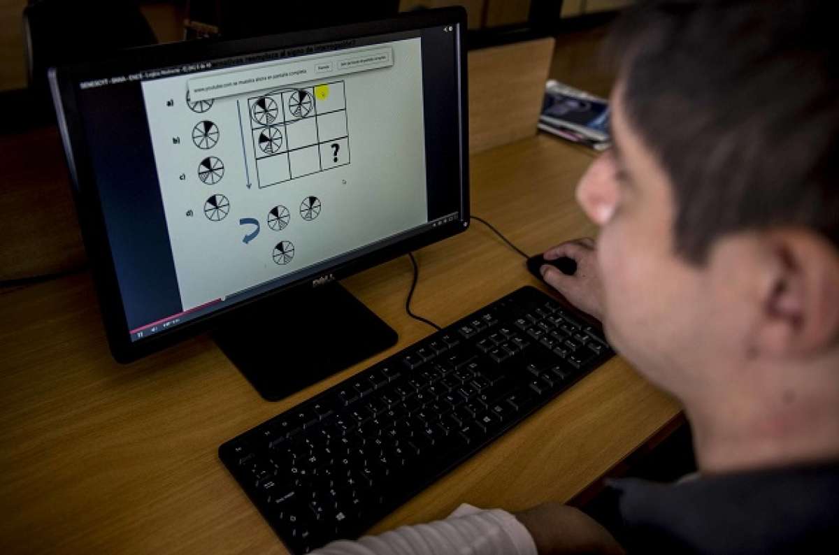 Los estudiantes recibir&aacute;n 40 horas  de trabajo presencial antes de rendir las pruebas. Foto:Marco Salgado/ EL TEL&Eacute;GRAFO