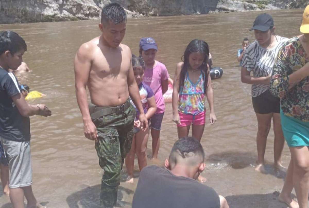 Miembros de las Fuerzas Armadas salvaron la vida de una niña en Napo