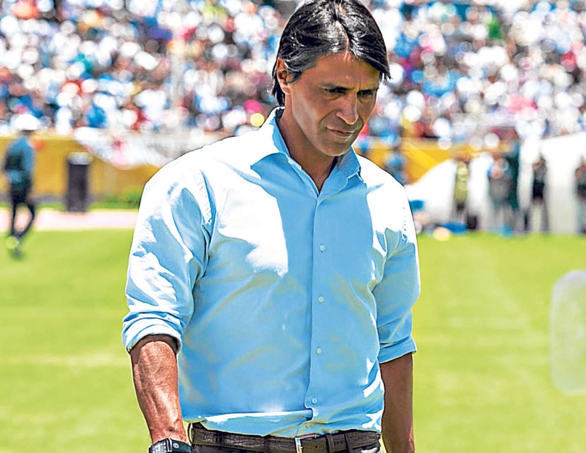 El entrenador uruguayo Tabar&eacute; Silva ha dirigido hasta el momento 18 partidos con Deportivo Quito, de los que gan&oacute; 6 partidos, empat&oacute; otros 6 y perdi&oacute; 6. Foto: Miguel Jim&eacute;nez