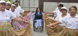 Ercilia Granizo Tapia durante las actividades que imparte a los integrantes del Club de Adultos Mayores del Centro de Salud N&deg; 1 del Ministerio de Salud P&uacute;blica.