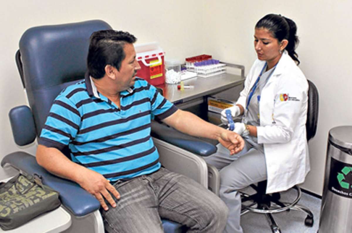 De ser necesario, los m&eacute;dicos de los centros de salud derivan a los pacientes a los diferentes hospitales. Foto: Cortes&iacute;a: Ministerio de Salud P&uacute;blica