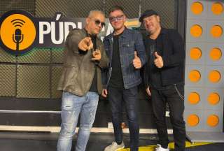 Natalino en los estudios de Pública FM
