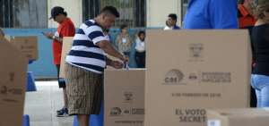 El 4 de febrero el proceso electoral de consulta y referendo se desarroll&oacute; con la presencia de observadores de la OEA, Unasur y Uniore, principalmente.