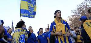 Los hinchas de Boca se hicieron presentes en el Bernabeu desde las primeras horas del d&iacute;a.
