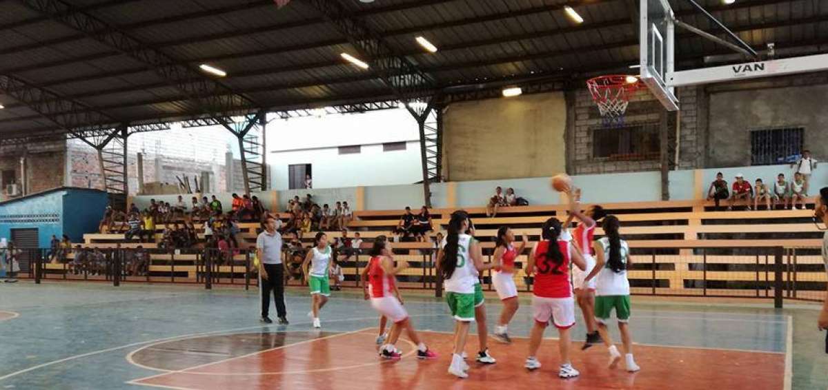 140 menores participan en torneo de baloncesto