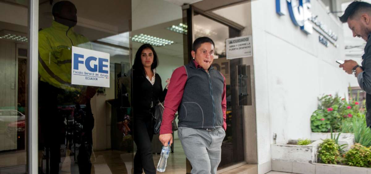 &Aacute;ngel R.: "Intentamos detenerla, pero quer&iacute;a arrollar a todo el mundo"