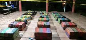 Ecuatoriano y guatemaltecos detenidos con 840 kilos de coca&iacute;na en El Salvador