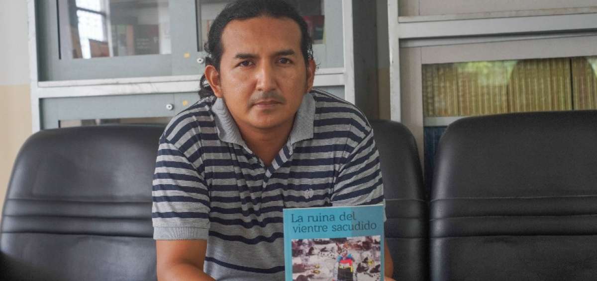 La poes&iacute;a y el rock pesado forman parte de la vida de Alexis