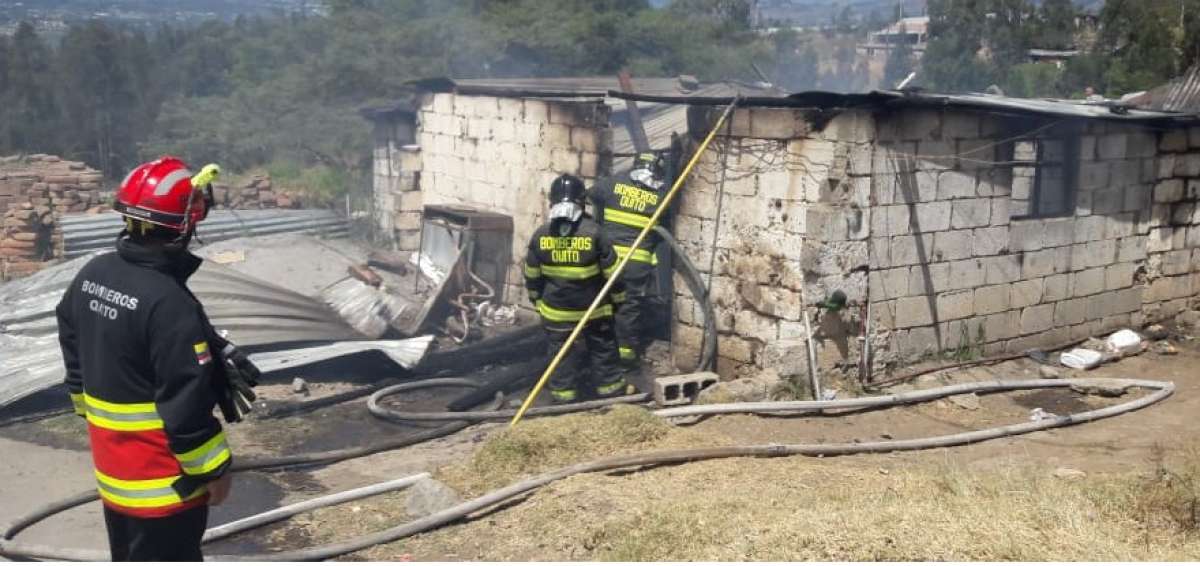 El personal de Bomberos apag&oacute; el fuego y dej&oacute; la zona en condici&oacute;n segura.