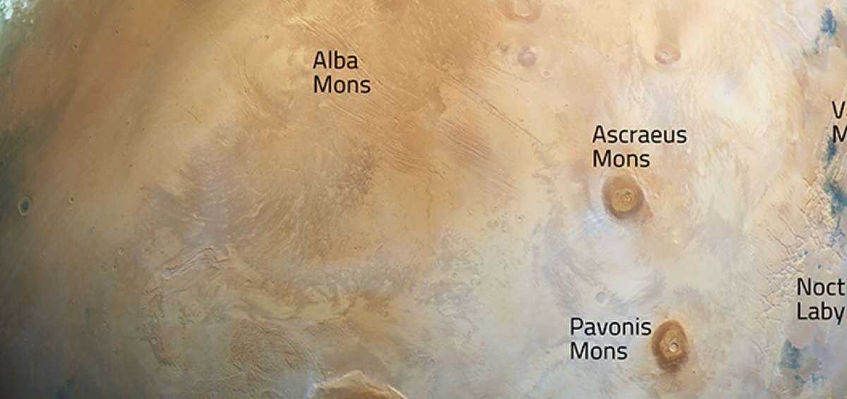 En la esquina superior derecha de la imagen se aprecia el sector conocido como Valles Marineris, que es cuatro veces m&aacute;s profundo que el Gran Ca&ntilde;&oacute;n.