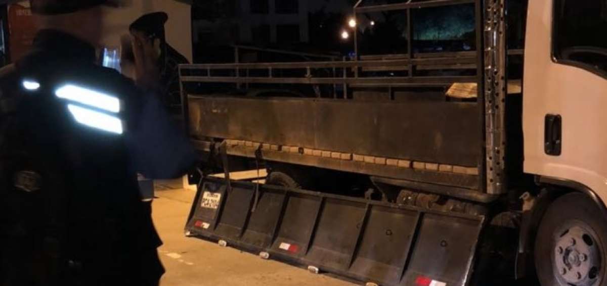 En finca de Manab&iacute; hallan caletas y droga en cami&oacute;n