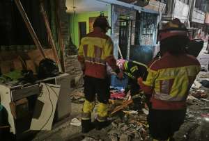Los paramédicos atendieron a seis personas por una deflagración ocurrida en Solanda, en el sur de Quito.
