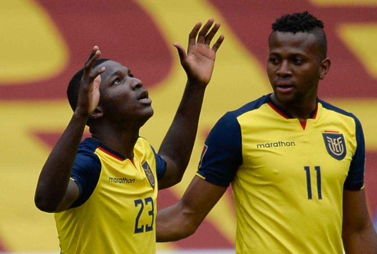 Gustavo Alfaro convoca a jugadores ecuatorianos que militan en el exterior