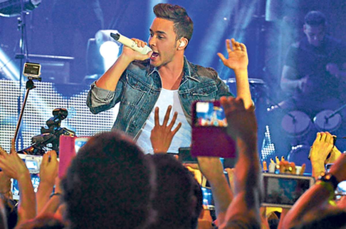 Al bachatero estadounidense Prince Royce le sobra carisma y sencillez en el escenario. Su presentaci&oacute;n empez&oacute; a las 21:40. Foto: Eduardo Escobar / El Tel&eacute;grafo